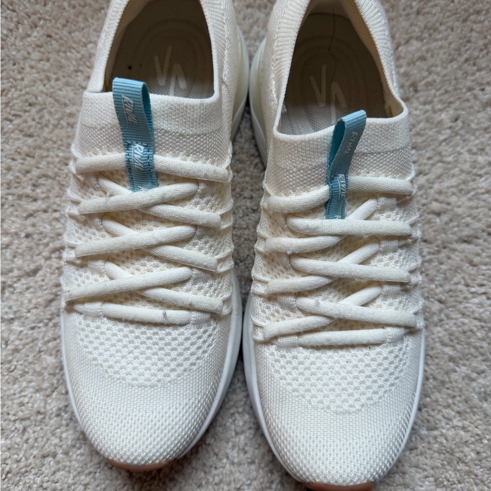 Rival Women's Sneakers - Picture 2 of 7